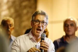 Zema visita Ipatinga após deslizamentos e orienta moradores de áreas de risco a não ‘desafiarem a natureza’