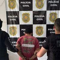 Após o crime, uma denúncia anônima levou os policiais civis ao local do corpo e ao endereço dos suspeitos. Um dos investigados foi preso e conduzido à Delegacia de Polícia Civil, onde passou pelos procedimentos legais. O segundo suspeito segue foragido.