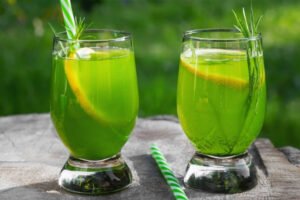 5 receitas de bebidas energizantes para cair na folia