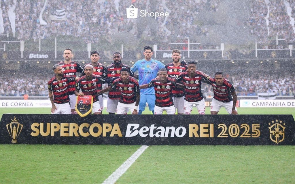 Após fortes chuvas e jogo suspenso, flamengo vence a Supercopa