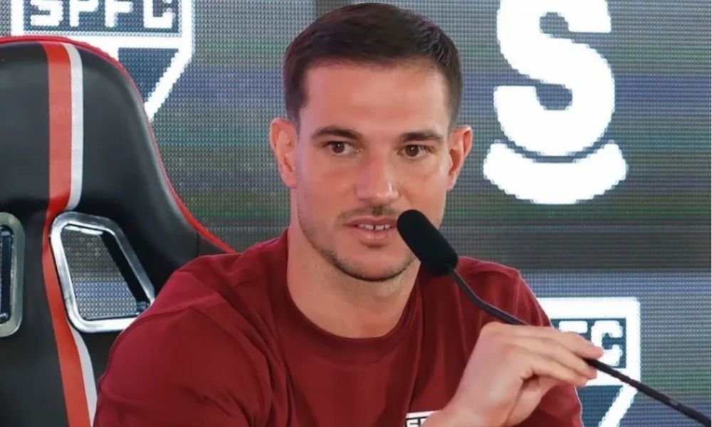 Cédric Soares é apresentado como novo reforço do São Paulo e vê chance de retomar regularidade