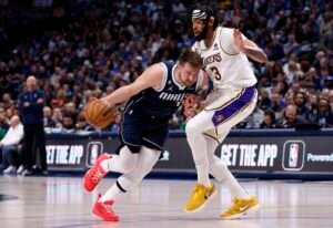 Dallas Mavericks e Los Angeles Lakers acertam uma das trocas mais surpreendentes da história da NBA