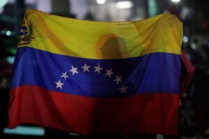 Deportações dos EUA para Venezuela devem começar dentro de 30 dias