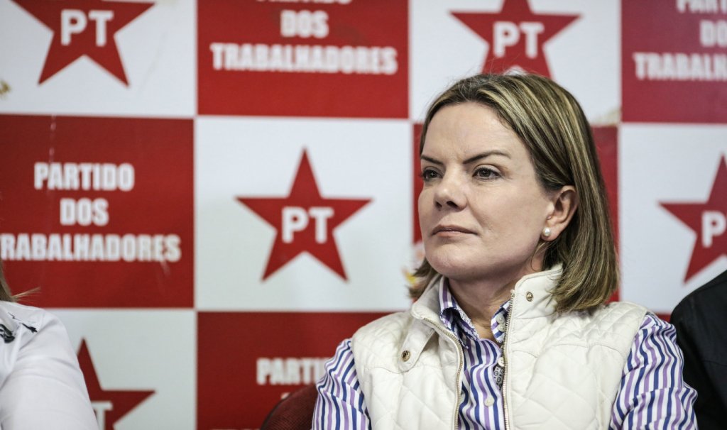 Gleisi Hoffmann critica proposta de semipresidencialismo no Brasil