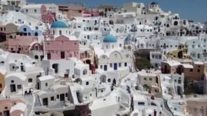 Grécia emite alerta de atividade sísmica em Santorini