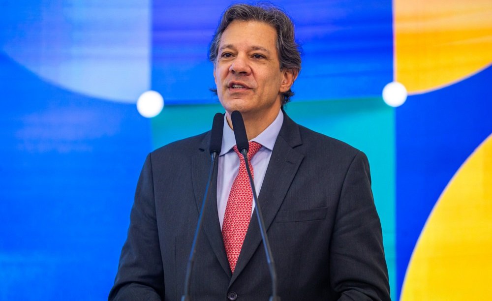 Haddad diz que governo vai esperar decisão de Trump sobre taxação do aço para se manifestar