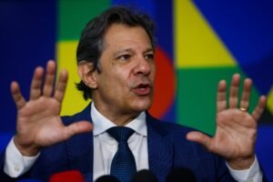 Haddad espera que o dólar atinja um ‘patamar adequado’ para inflação cair