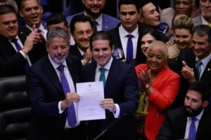 Hugo Motta anuncia que anistia a presos do 8 de Janeiro será discutida ‘nos próximos dias’