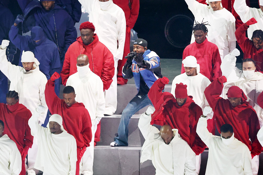 Kendrick Lamar brilha no intervalo do Super Bowl LIX