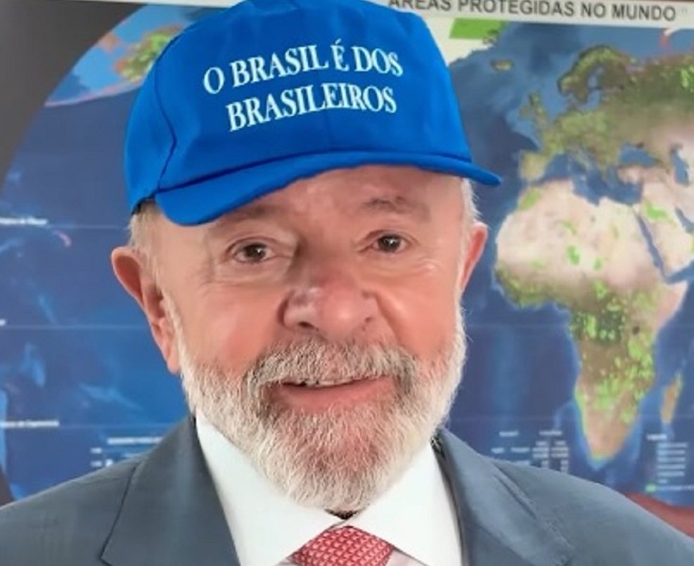 Lula adota boné com frase ‘o Brasil é dos brasileiros’