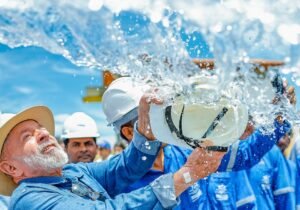 Lula entrega obras de saneamento e abastecimento de água na Bahia