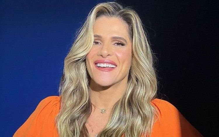 Ingrid Guimarães sorrindo