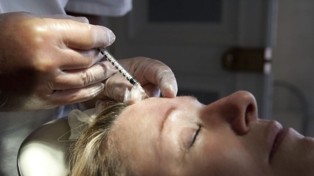 Anvisa emite alerta após casos de botulismo na aplicação de botox