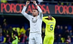 Mbappé marca duas vezes, Real Madrid vence Villarreal e assume liderança do Campeonato Espanhol