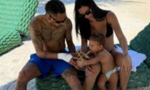 Neymar compartilha foto ao lado de Bruna Biancardi e Mavie em meio polêmicas de traição