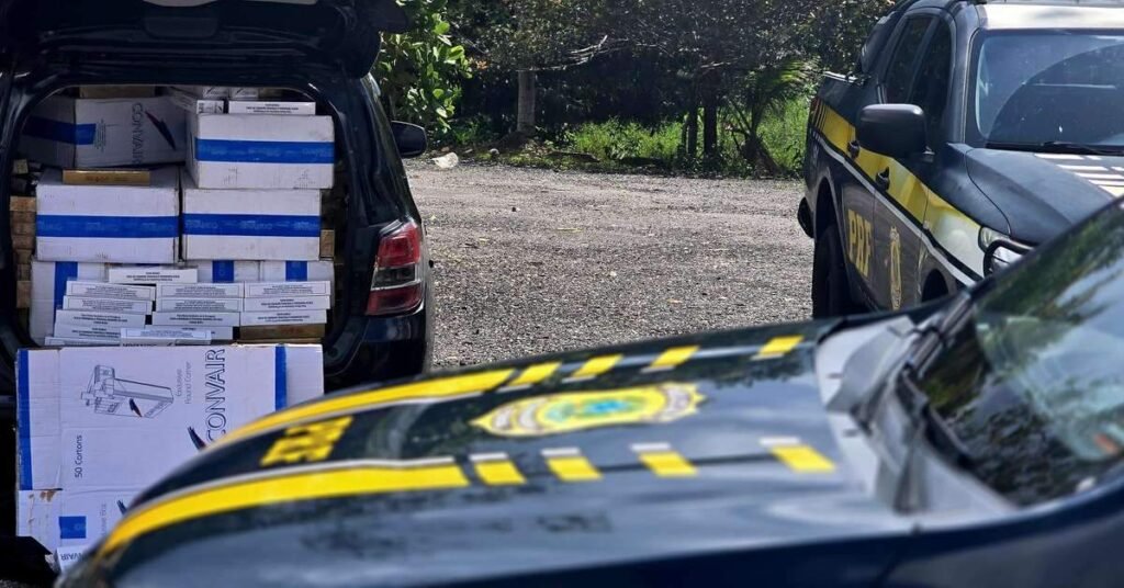 PRF apreende 15 mil maços de cigarros contrabandeados em Capanema