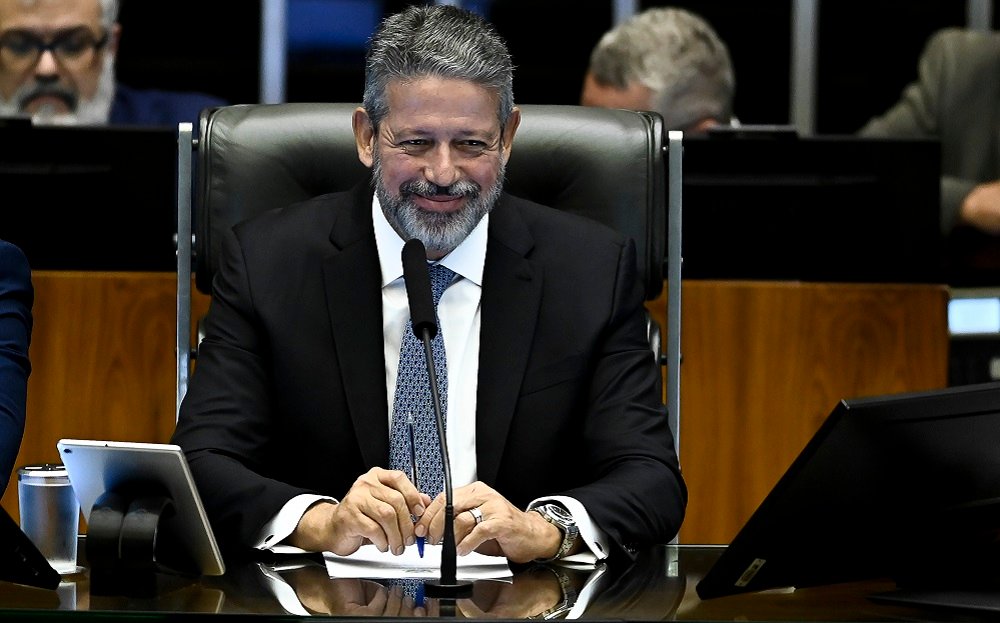 Arthur Lira será o relator do projeto de isenção do IR