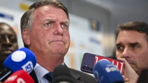 Bolsonaro indica Tarcísio e mais 14 testemunhas em processo no STF