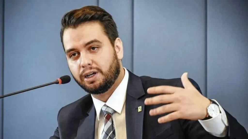 Defesa compara ex-assessor de Bolsonaro a Jesus e pede ao STF rejeição de denúncia por trama golpista