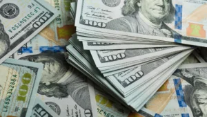 Dólar despenca e Bolsa tem forte alta com possível alívio na guerra entre EUA e China