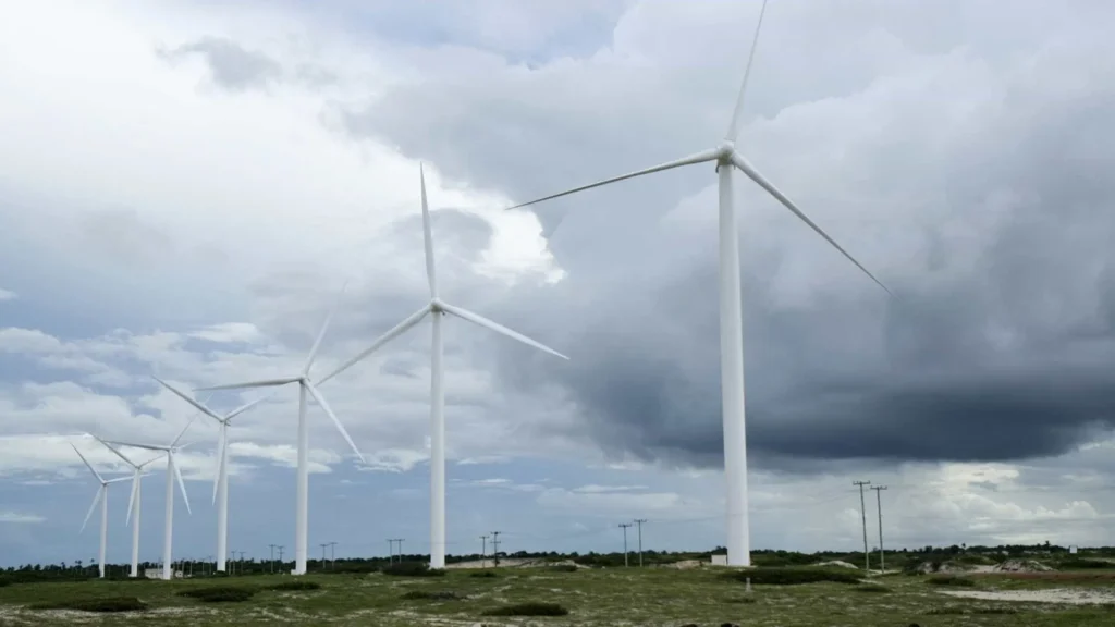 Energia limpa supera 40% da geração global com crescimento recorde em 2024