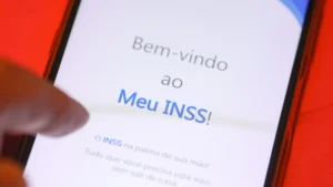 INSS cria novo programa de perícias para diminuir fila de 2 milhões