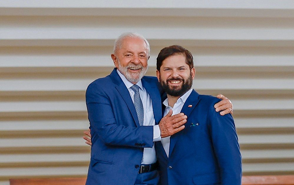 Lula e Boric criticam políticas comerciais de Trump durante encontro em Brasília
