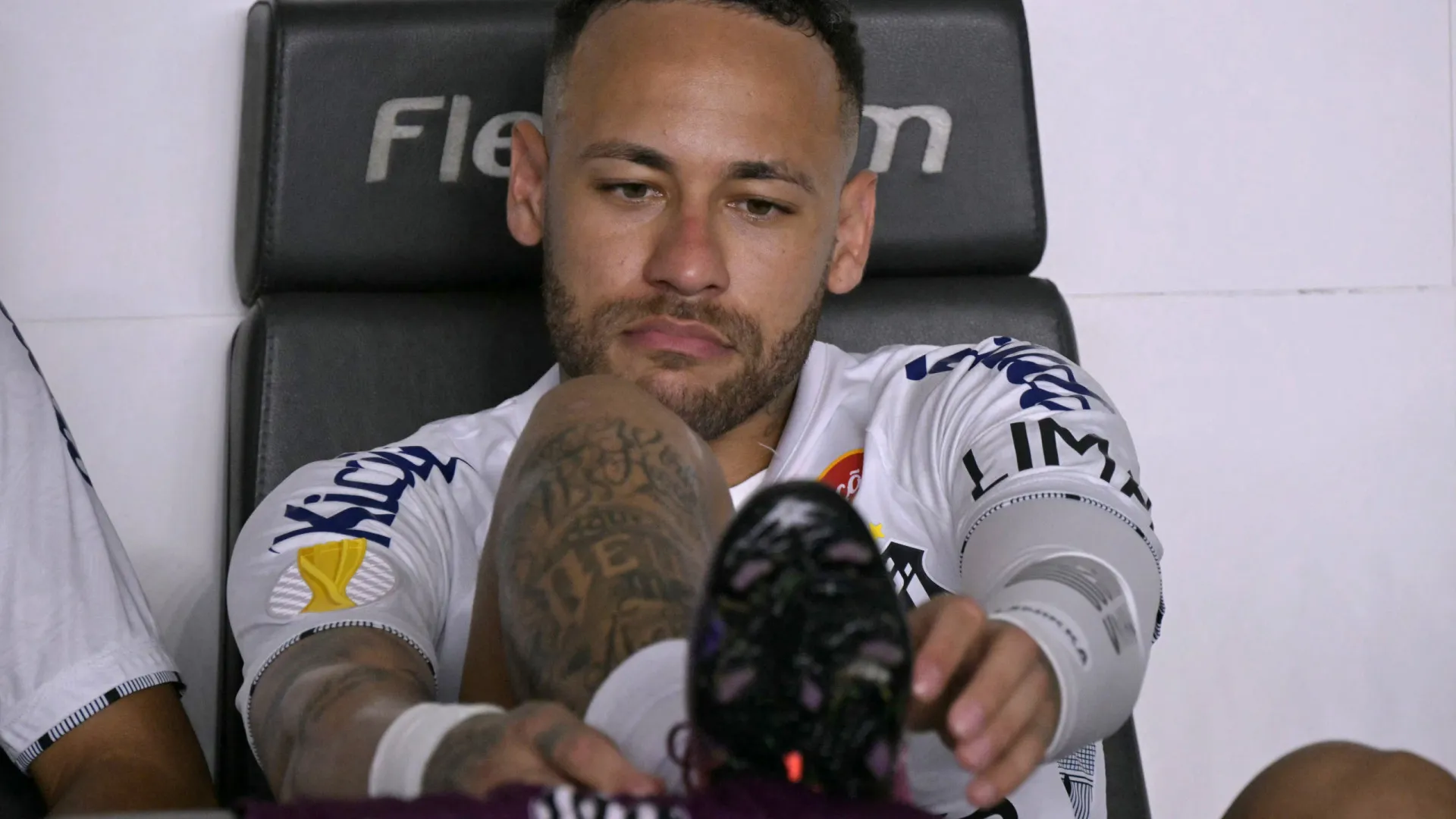 Neymar desfalca 85% das partidas após deixar Europa