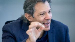 Pessoas foram lesadas e orientação é ressarcir dano, diz Haddad sobre INSS
