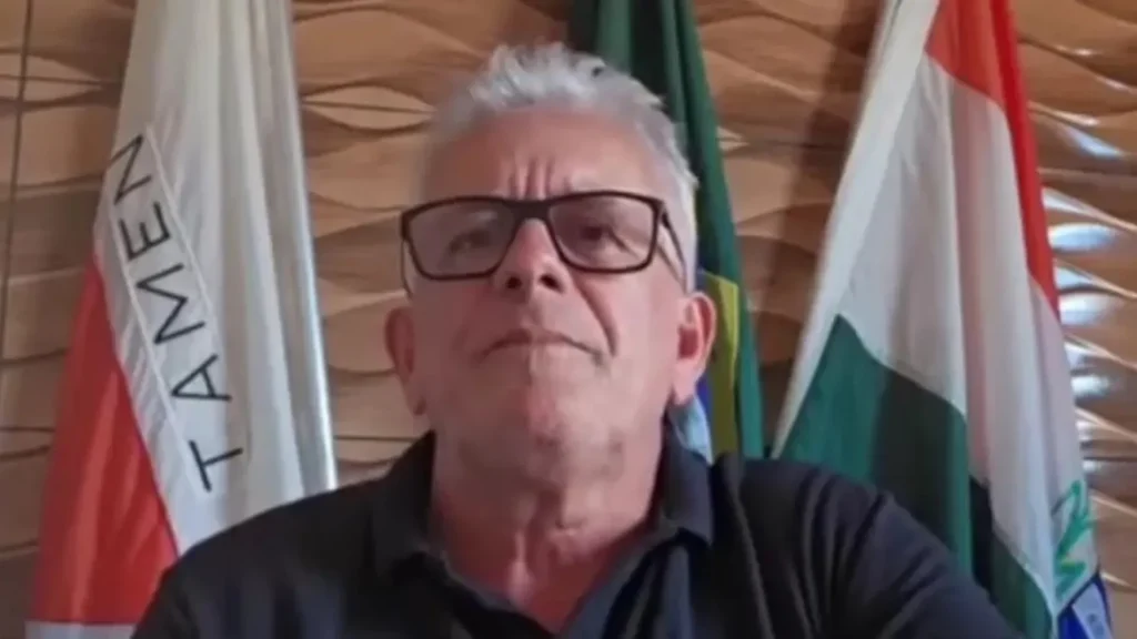 Vereador que invadiu sala restrita de unidade de saúde em Minas Gerais é cassado
