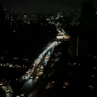 A Avenida Paulista e ruas paralelas, como a Alameda Santos, ficaram completamente sem luz