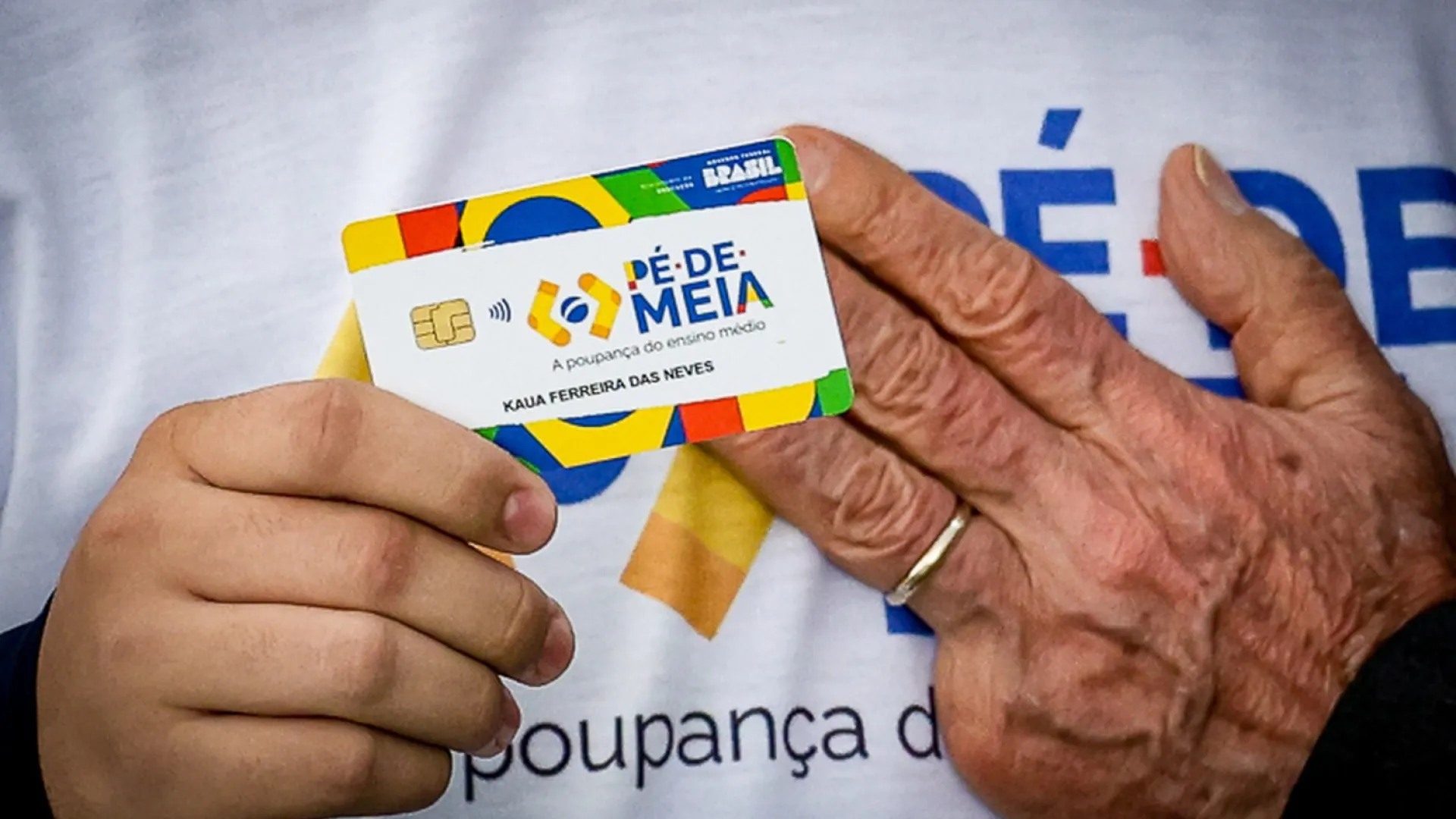 Bolsistas começam a receber pagamentos do Pé-de-Meia Licenciaturas