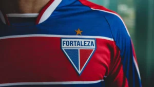 Fortaleza sofre gol no fim e perde para Racing, mas avança na Libertadores