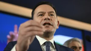 Montenegro é nomeado para chefiar governo sobre corda bamba em Portugal