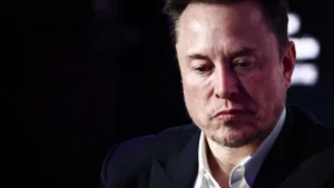 Musk diz estar "decepcionado" com plano fiscal de Trump