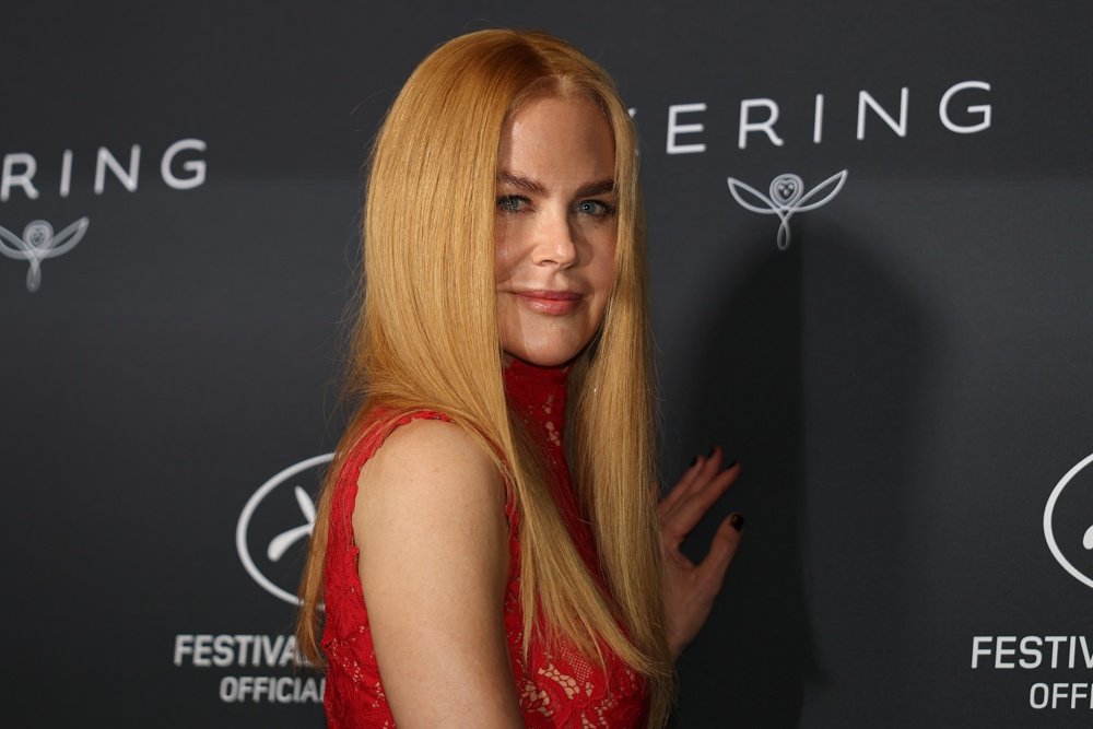 Nicole Kidman é homenageada em Cannes e pede que cineastas escrevam ‘papéis melhores para mulheres’