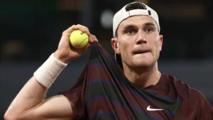 Rival deste sábado em Roland Garros, número 5 do mundo brinca com gritos de 'João Fonseca'