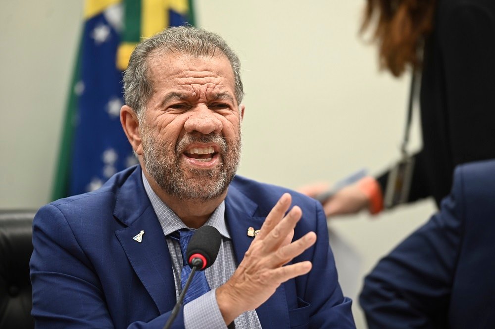Volta de Lupi ao comando do PDT terá discussão sobre INSS e apoio ao governo Lula