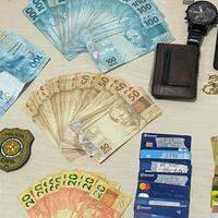 O acusado realizava a retenção dos cartões das vítimas e cobrava juros superiores à taxa permitida por lei