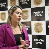 A imagem em destaque mostra delegada Vanessa Souza, da Polícia Civil do Pará, titular da Delegacia de Proteção à Pessoa Idosa (DPPID).
