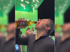 Motta bebe uísque na garrafa em festa patrocinada por governo federal