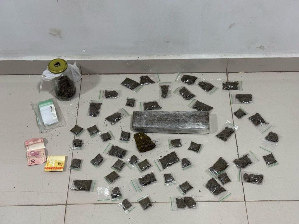Adolescentes são apreendidos com quase 1,5 kg de maconha