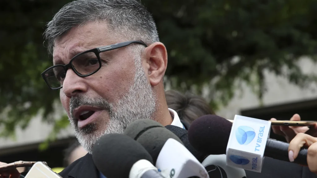 Alexandre Frota pediu ajuda a Huck para voltar à Globo
