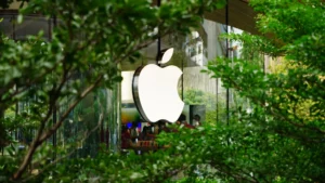 Apple é processada por acionistas por exagerar progresso em IA