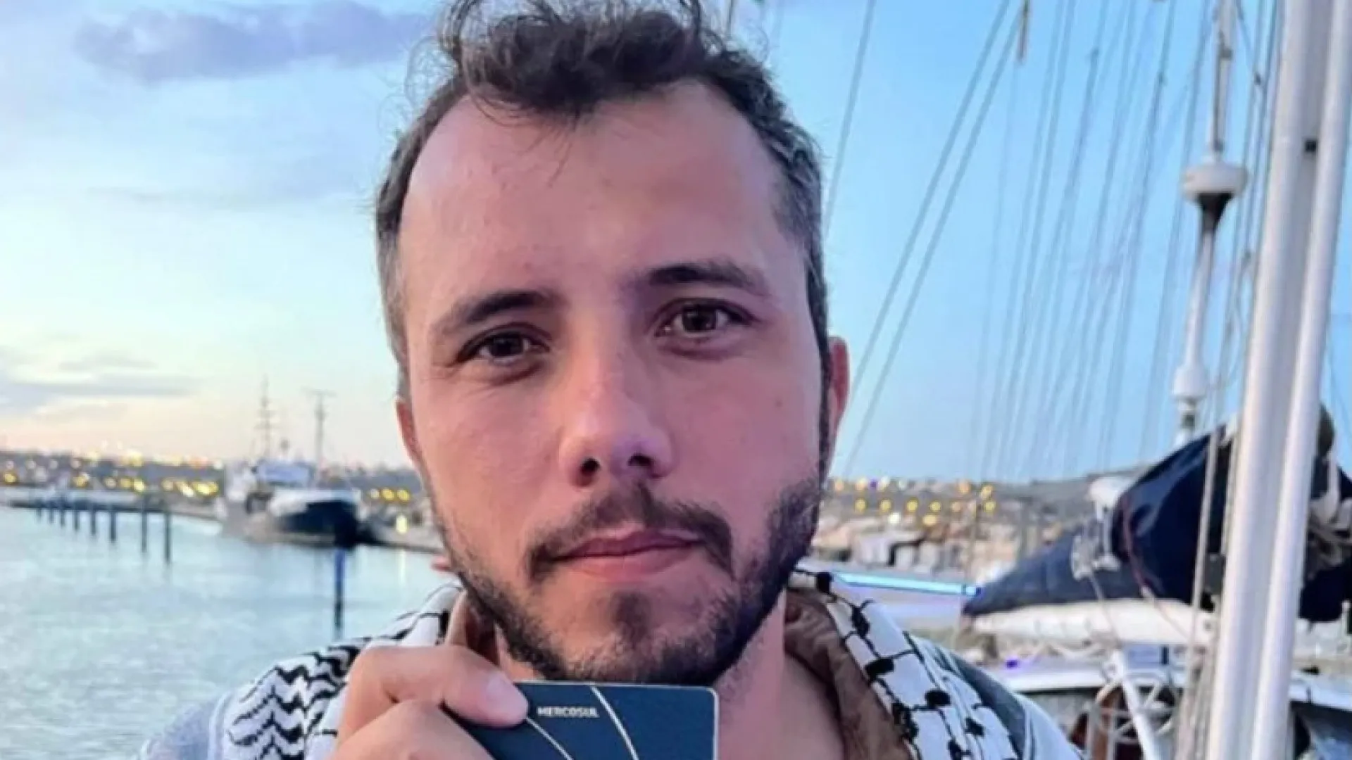 Ativista brasileiro preso por Israel chega a Sao Paulo e.webp