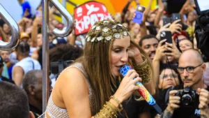 Claudia Leitte passa recado 'evangélico' aos gays e gera nova polêmica