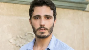 Desistiram? Famosos que hoje têm 'empregos normais'