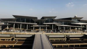 Drones fecham aeroporto de Guarulhos e voos são desviados