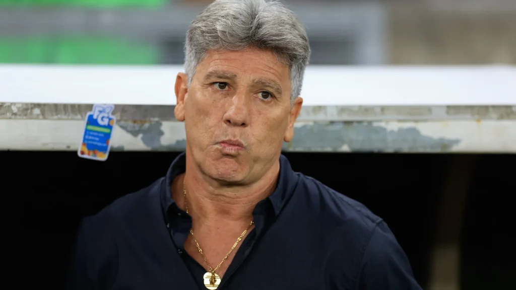 Fluminense já usou 69% do elenco no Mundial enquanto Renato elogia 'perseguidos'