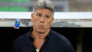 Fluminense já usou 69% do elenco no Mundial enquanto Renato elogia 'perseguidos'